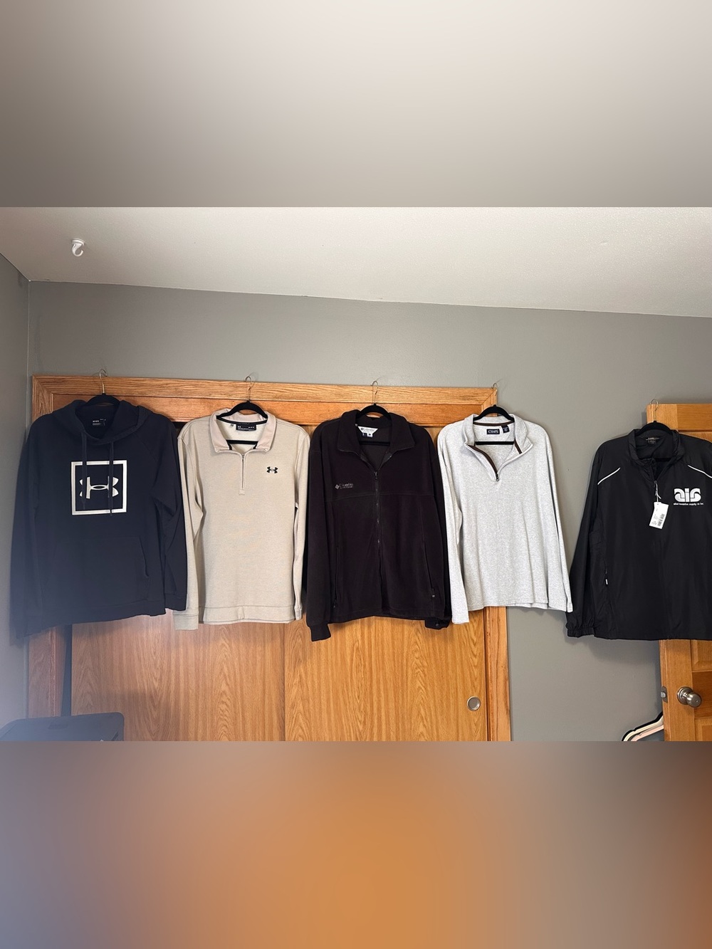 Men’s large lot - Under Armour & more !!
